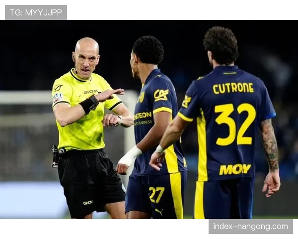 战术变动：因主力中卫伤停，多特蒙德确认将在对阵莱比锡时变阵三后卫。