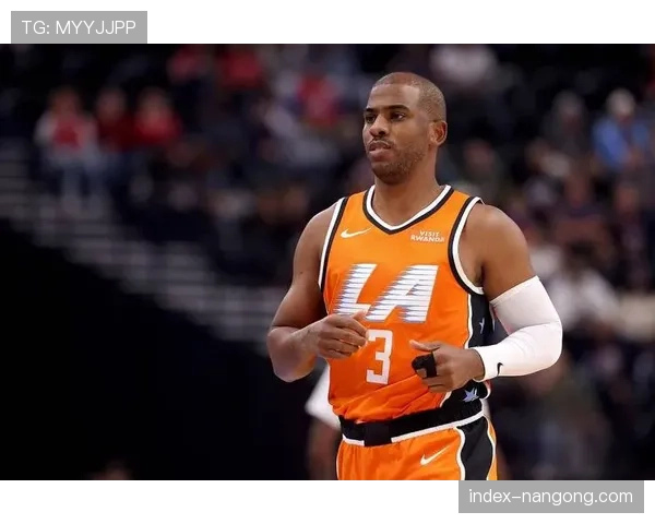 人物特写：老将克里斯·保罗的“中距离花园”，36岁赛季命中率保持50%