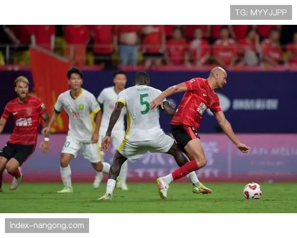 【2026年4月中超联赛·赛中·速报快速反击得手，北京国安客场率先攻破深圳队球门